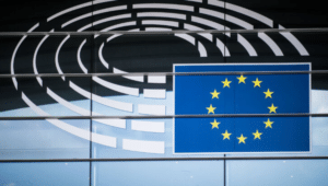 Comissão do Parlamento Europeu apela à intervenção legislativa para proteger os Direitos de Autor em toda a cadeia de valor da IA Generativa